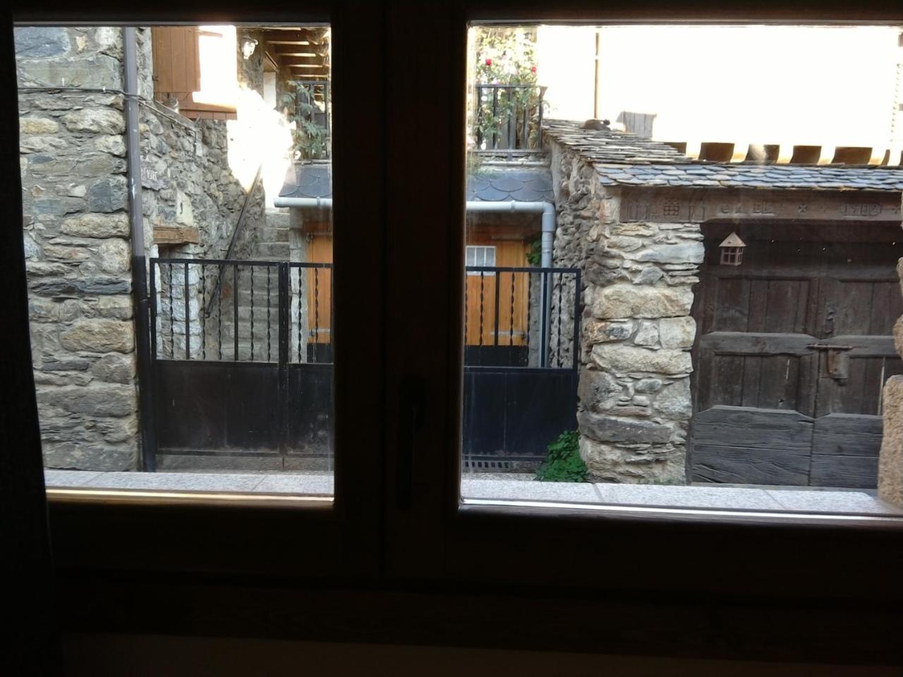 Pensio I Apartaments La Bordeta เตาอุยล์ ภายนอก รูปภาพ