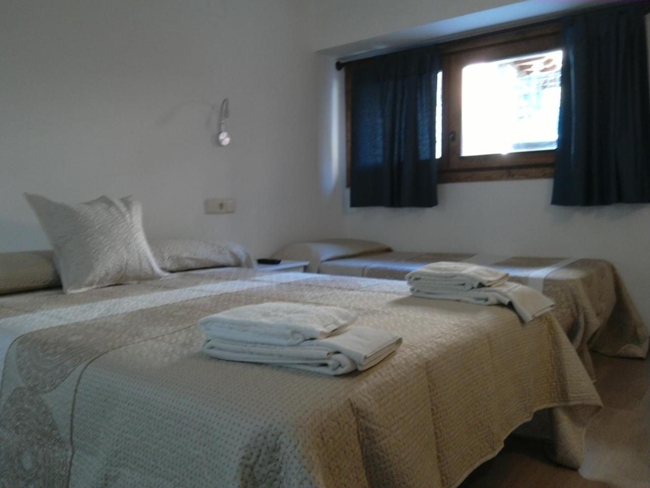 Pensio I Apartaments La Bordeta เตาอุยล์ ภายนอก รูปภาพ