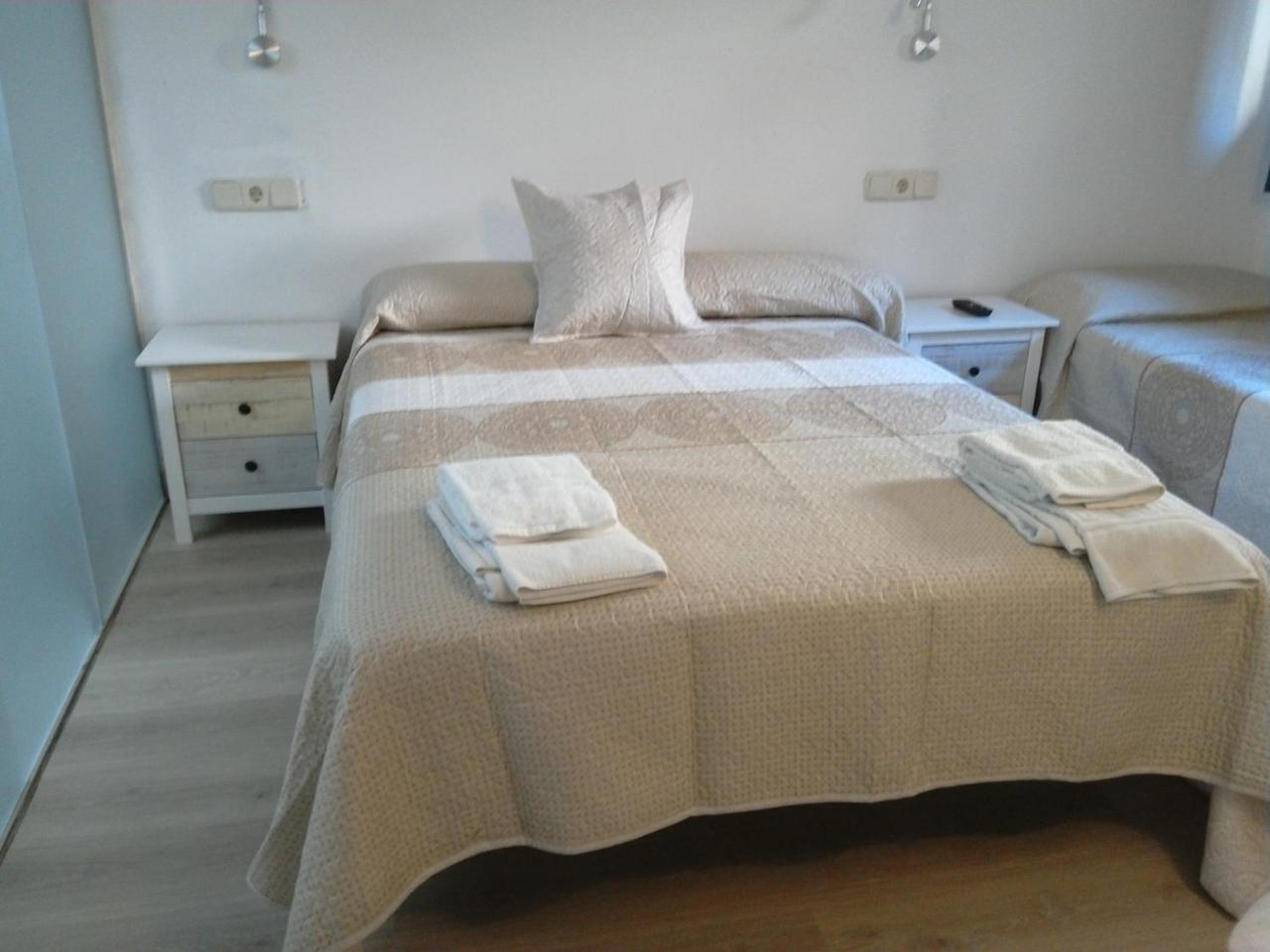 Pensio I Apartaments La Bordeta เตาอุยล์ ภายนอก รูปภาพ